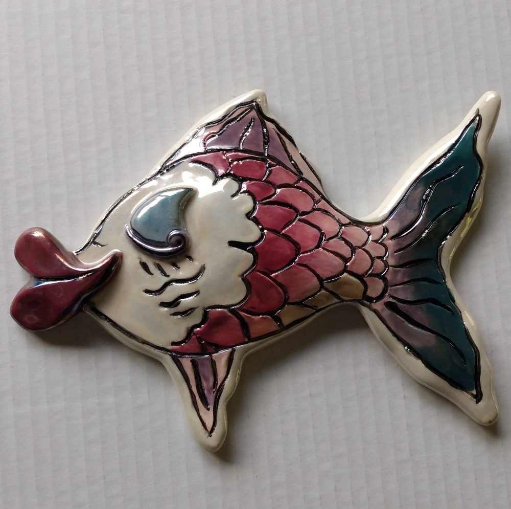 Blue Sky Kissing Fish 8 Inches Wide